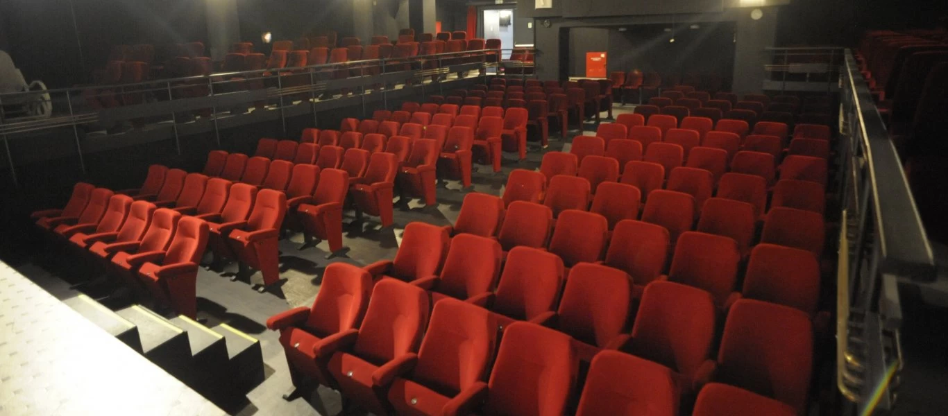 Το κράτος θα αγοράζει τις κενές θέσεις σε θέατρα - σινεμά και ΚΤΕΛ